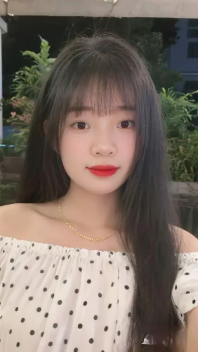 Linnaa from Vietnam, a profile photo from a BlushCall video chat