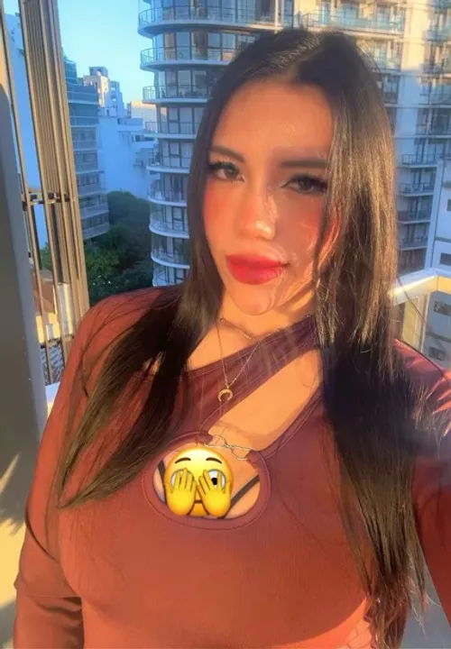 Azul from Argentina, a profile photo from a BlushCall video chat